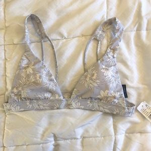 LA Hearts light violet and flowered bikini top